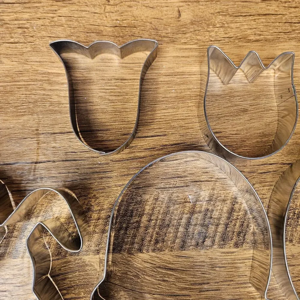Family Circle Taste of Spring Cookie Cutter Duck Egg Wheelbarrow basket bunny